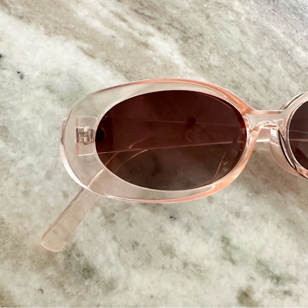 Pink Clear Oval Retro Style Sunglasses- Beach Vacation Vintage Inspired - Picture 16 of 16